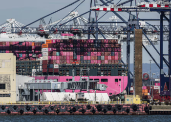 ABD, Trump’ın %10 Tarifesini Uygulamaya Başladı: Küresel Ticaret Sistemi Sarsılıyor