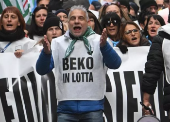 Beko, İtalya’daki yeniden yapılanma planında sendikalarla anlaştı: İşten çıkarmalar yarıya indi, 300 milyon € yatırım yapılacak