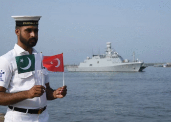 Türk savaş gemisi Pakistan’da: Deniz işbirliğini derinleştirme ziyareti