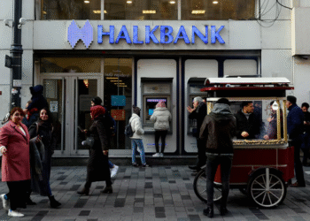 Türk bankası Halkbank, İran yaptırımları davasında Yüksek Mahkeme’ye başvurdu