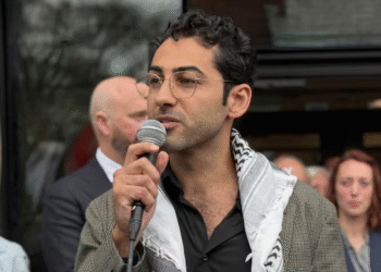 Temyiz mahkemesi, biri tutuklu biri serbest bırakılan iki üniversite öğrencisinin davasını görüşecek