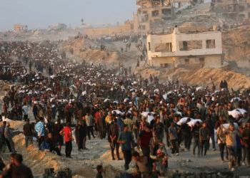 Gideon Levy: Eğer İsrail aç sivilleri vurmaya devam ederse bu soykırımdır