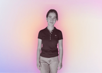 Türkiye’nin en genç kadın solo pilotu Defne Özcan, STEM’de kadınlara ilham veriyor